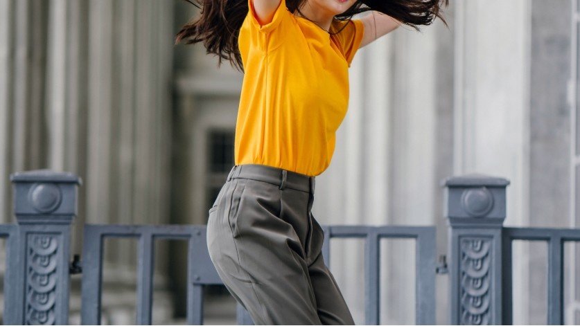 Can You Pull Off Bold Shirt Colors With Grey Pants?
