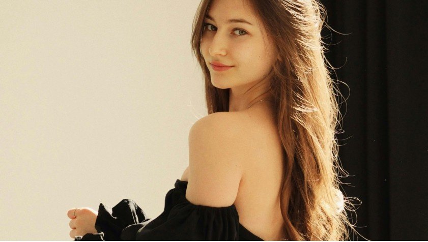 What Should You Avoid Wearing to a Funeral? 