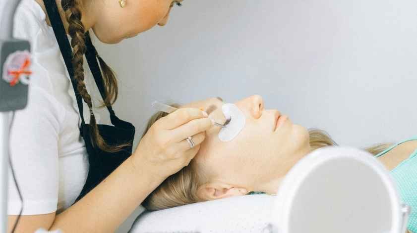 How Long Does a Lash Lift and Tint Last?