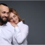 5 Secrets to Better Hands in Couple Portraits