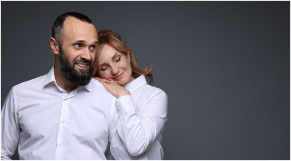 5 Secrets to Better Hands in Couple Portraits